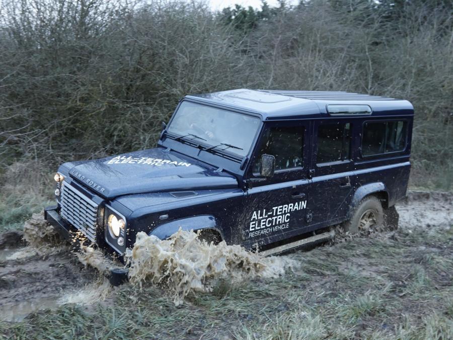  Land Rover Electric Defender Research Vehicle 2013 года  (фото 3 из 16)
